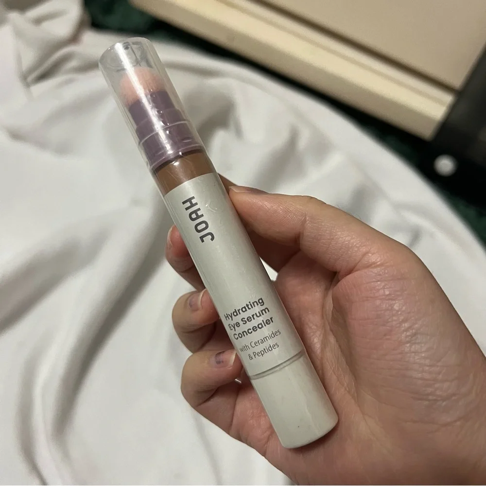 joah hydrating eye serum concealer TN045 tan deep with neutral undertone junsale